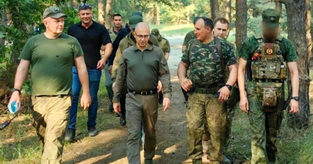 Сергей Кириенко приехал к защитникам Антоновского моста