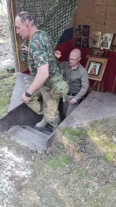 Сергей Кириенко и председатель правительства Херсонской области Андрей Алексеенко посетили расположение бойцов 387-го полка 7-й гвардейской десантно-штурмовой дивизии и херсонский 33 отряд им. В.Ф