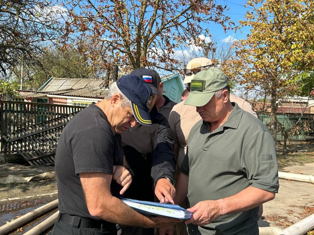 Марат Хуснуллин посетил Херсонскую область и осмотрел ход ликвидации последствий наводнения