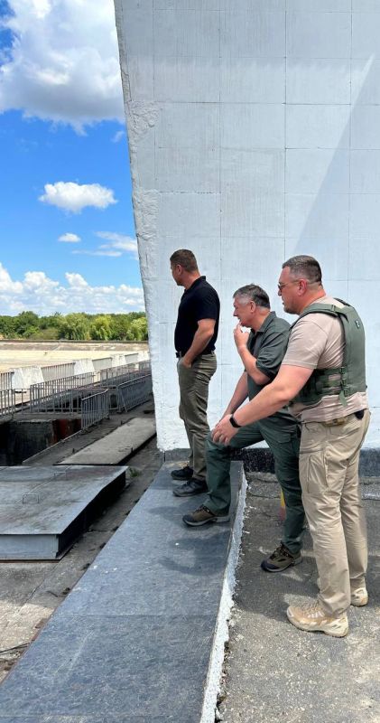 Марат Хуснуллин рассказал о ходе ликвидации последствий ЧС на Каховской ГЭС. По словам вице-премьера, работы в этом направлении практически завершены