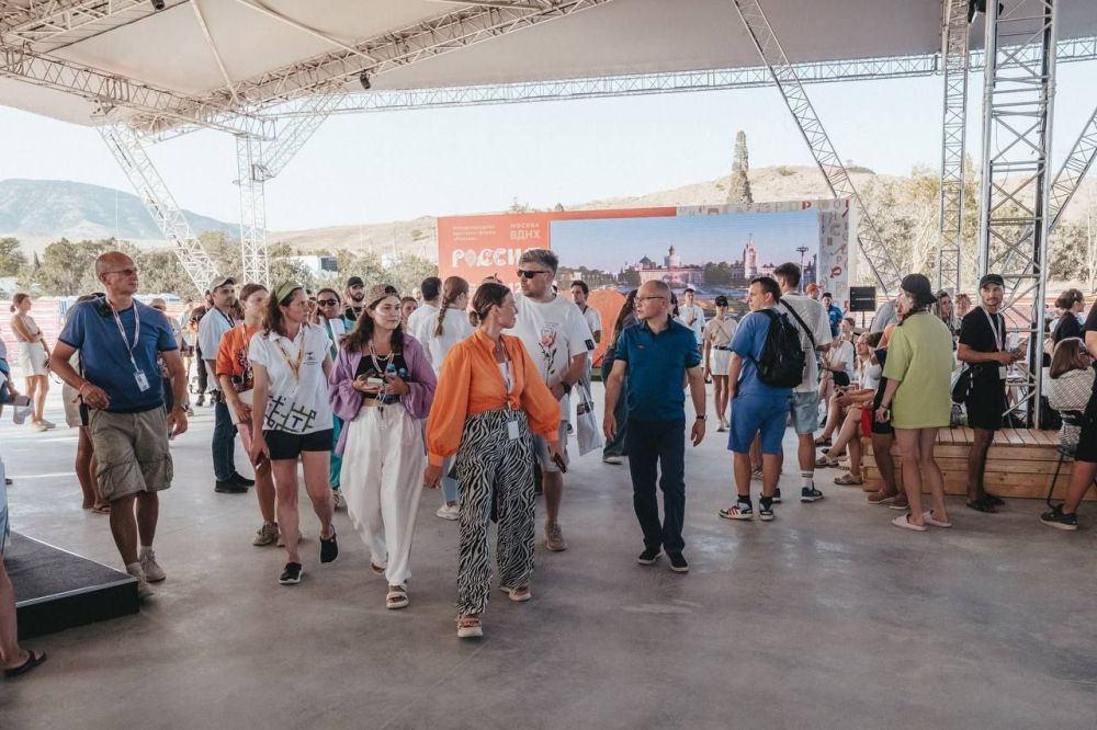 Выставка «Россия» — на молодёжном фестивале «Таврида.АРТ»