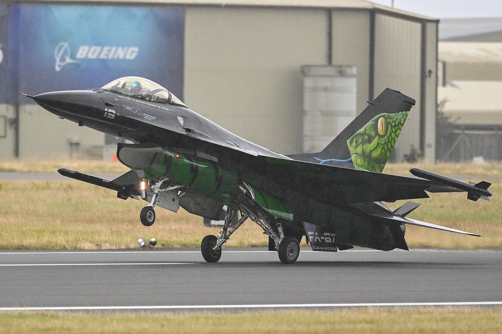 ��� ��������� �������� ����� F-16 � �������