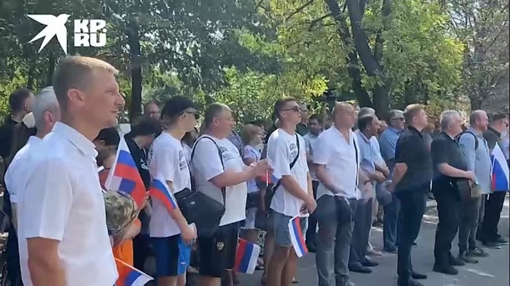 В Геническе открыли огромный патриотический мурал