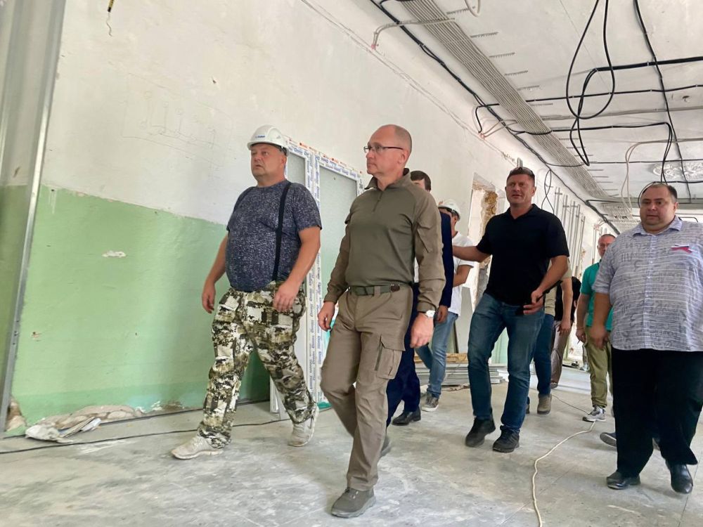 Первый заместитель руководителя Администрации Президента РФ Сергей Кириенко проверил готовность школ Херсонской области к новому учебному году