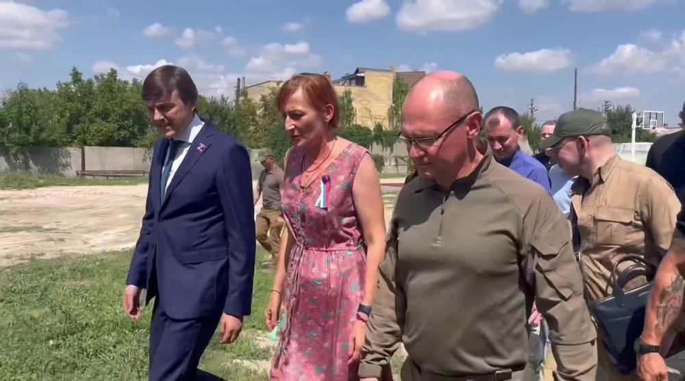 Сергей Кириенко проверил готовность школ Херсонской области к началу учебного года