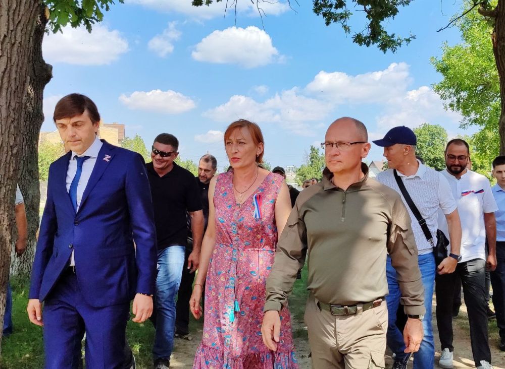 Сергей Кириенко проверил готовность школ Херсонской области к новому учебному году