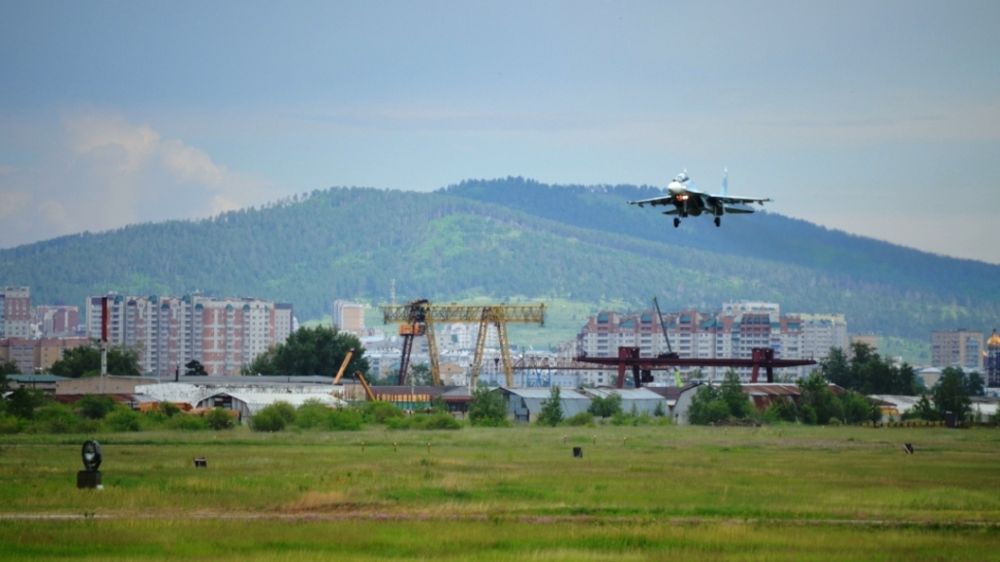 ����� ��� ��-25. ������� ������ ��������� ���������� � �������� F-16