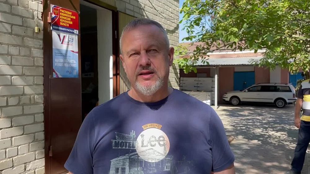 Глава Новокаховского городской ВГА Владимир Леонтьев пригласил новокаховчан на избирательные участки и сделать свой выбор в День единого голосования: