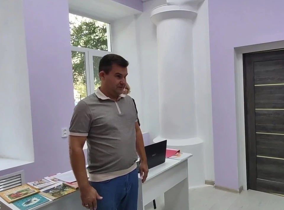 Детско-юношеский отдел Генической библиотеки открыли после капремонта