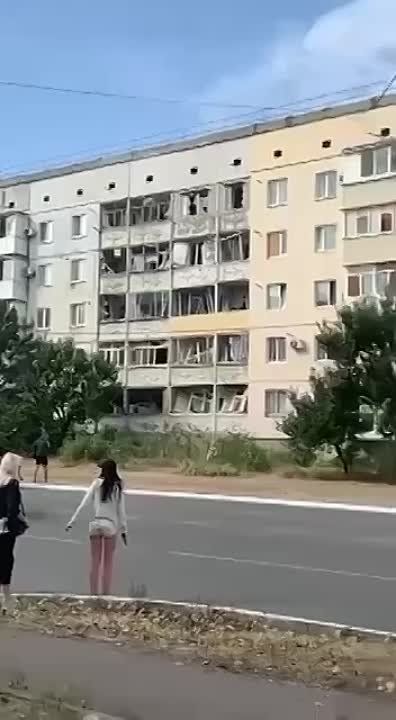 Кадры последствий удара ВСУ по Новой Каховке