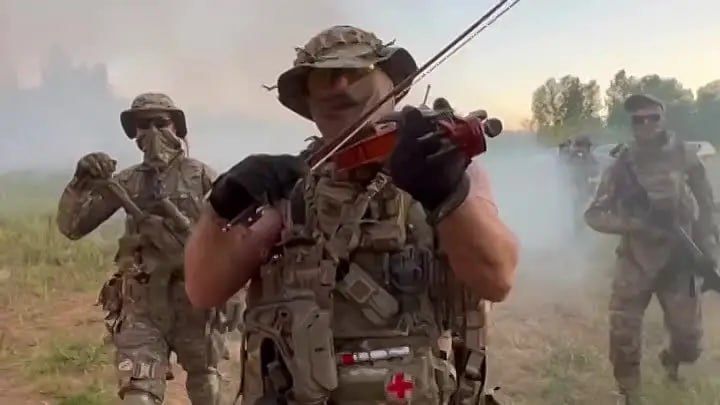 The Show Must Go On: ��� "������" ������������ � ���� ���