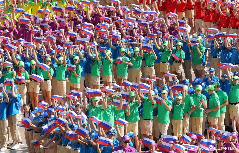 ����� 2000 ���������� � ������� �� ���� �������� ������ ������� ������� � �����, ����������� ��� ������������� ���, ���, ����������� � ���������� �������� � ��, �������� �����-������ ��� "�����"