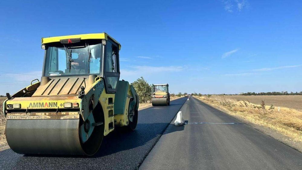 На Скадовск, Геническ и Джанкой: в Херсонской области чинят дороги