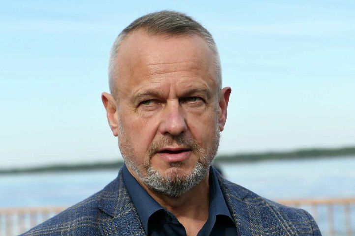 Глава Новокаховской ВГА Владимир Леонтьев покидает свой пост