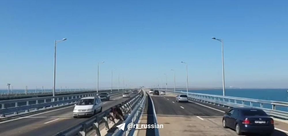 Правую часть Крымского моста восстановили на 18 дней раньше намеченного срока, сообщил Марат Хуснуллин