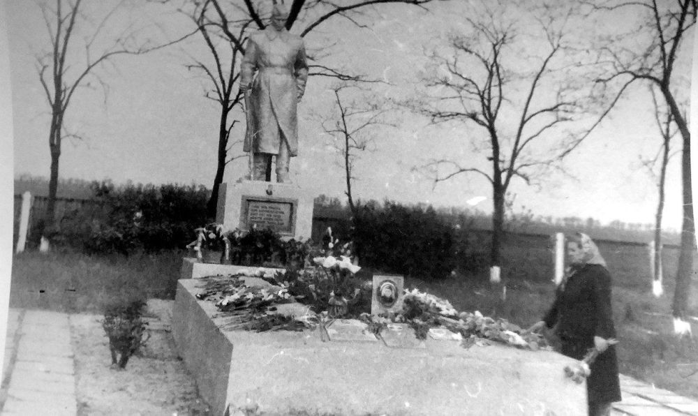 ��� �����. "������ ��� ����! ����� �� ��������� �� ������ ������. ���� ������� ����������. ������� �������������, ��� ������������ �������� �������� � �. �������. � ���� ��� ���"