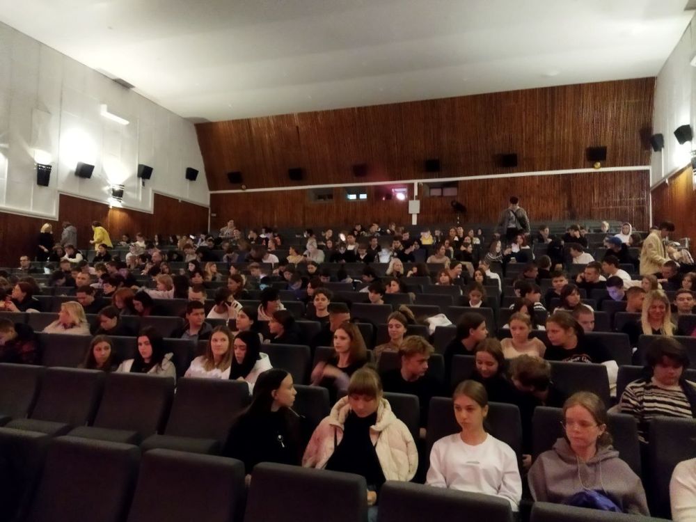 ������� � ���������� "������" ������ �������� ����� ��������������� ������ "������� ������"