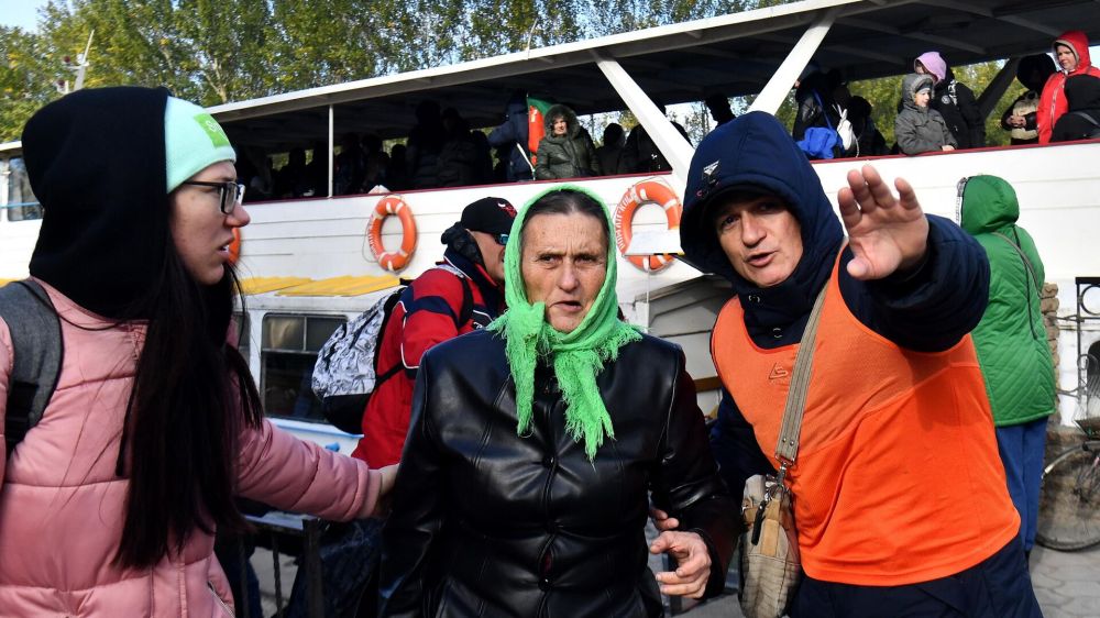 Киев объявил принудительную эвакуацию из 23-х населённых пунктов Херсонской области и 8-ми сёл ДНР