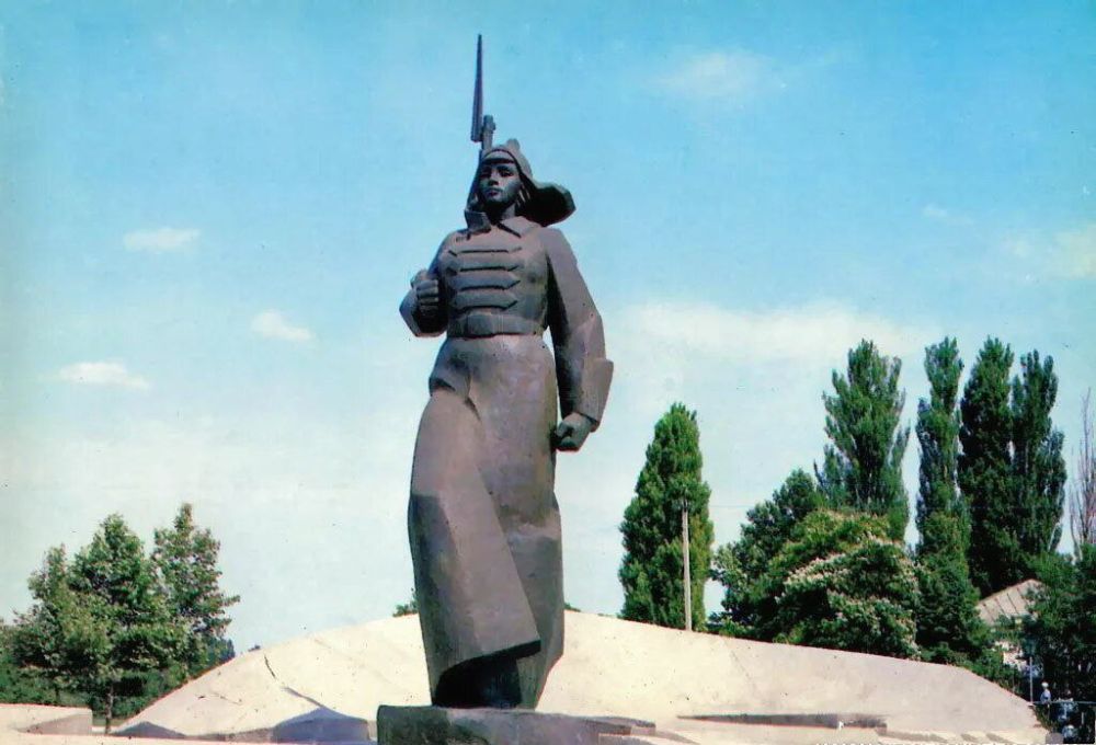 ������������ ����� ��������� ������������� ����� ��������� ������������ 40-����� �������� ��������� "������� � ������"