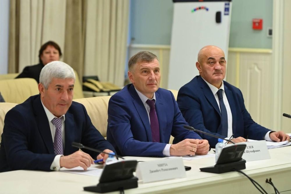 Власти Адыгеи завершают восстановление соцобъектов в Геническе