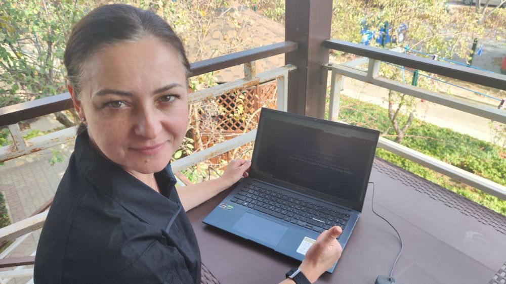 Депутаты фракции Единая Россия в Херсонской областной Думе проверяют свои знания Конституции России