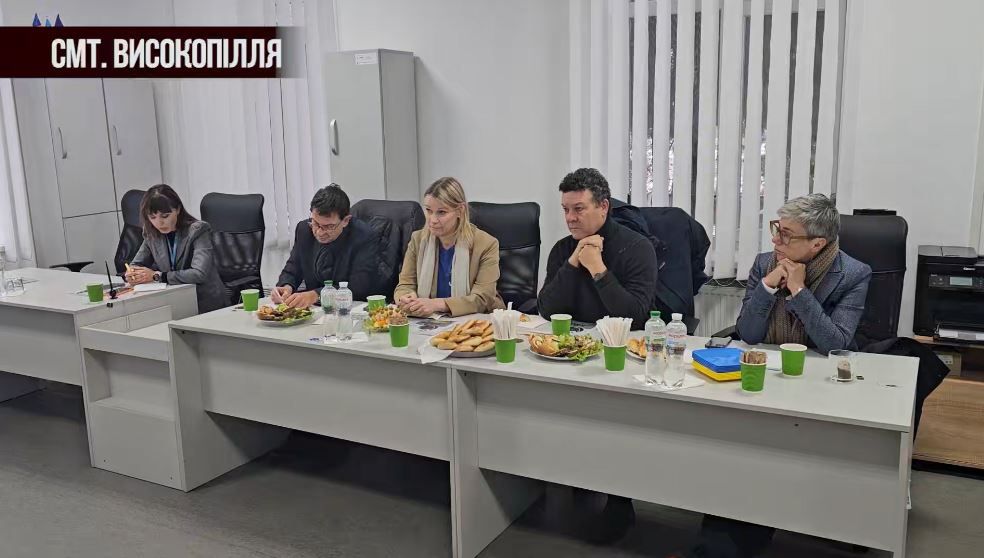 А на том берегу.... Херсон посетила делегация Управления Верховного Комиссара ООН по делам беженцев в Украине совместно с представителями дипломатических миссий