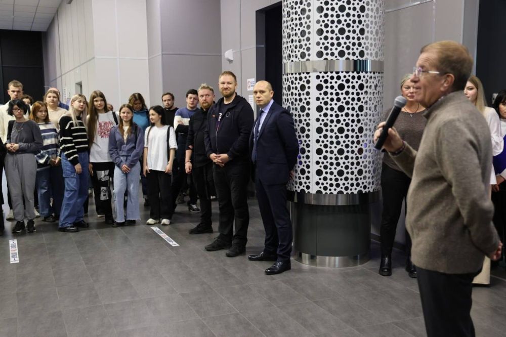 В каждой фотоработе – история о жизни и борьбе Донбасса и Новороссии. В Ростове открылась выставка Александра Малькевича