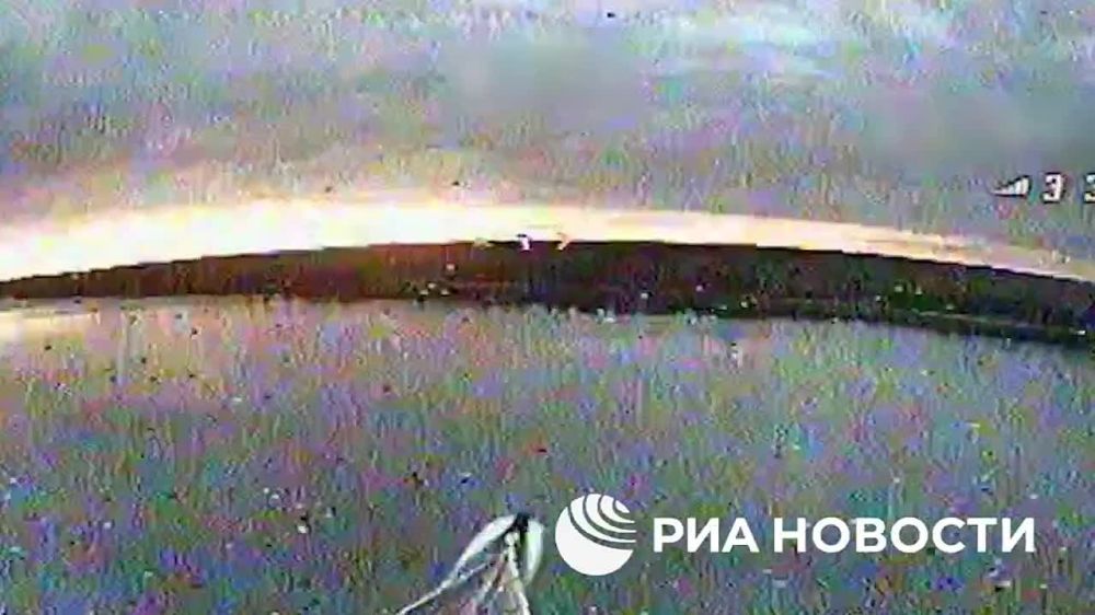 ������� FPV-������ ���������� ����������� ���������� 3 �������� ����� ��� ������ � ������ �������� �� ������ � ���������� �������, �������� � ���������� � �������� ����� ��������� ���� �������