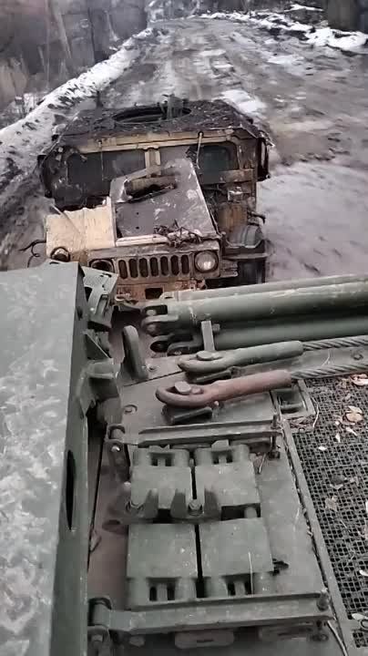 ��� ���� ������������� ���������� Humvee ������������� ������������ ����� �� ����