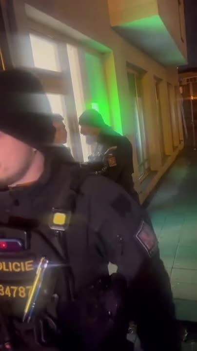 ������ � �������� ������ �� ���. ������� ������ �������� �� �����, � ��� ��������� ��������: - �����, �� �� ��� � ��������