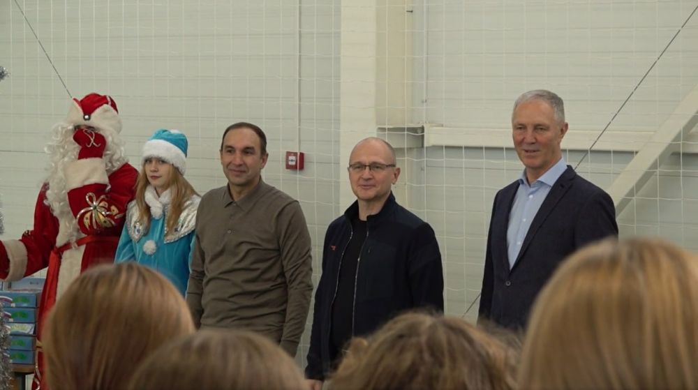 Сергей Кириенко оценил ход комплексного восстановления школ Геническа