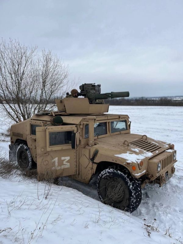 ������ ����������� HMMWV M1167 ��� � ���� BGM-71 TOW ���