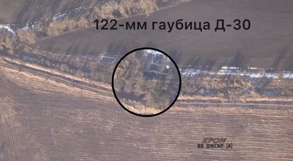 ���������� ������� 80-� ����������� ������� �� �� � ������� �����-��������� ������� HMMWV ��� � �������� �-30 � ���������� �������