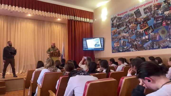 На конференции в Геническе обсудили преступления украинских нацистов — мероприятие объединило более 100 жителей Херсонщины