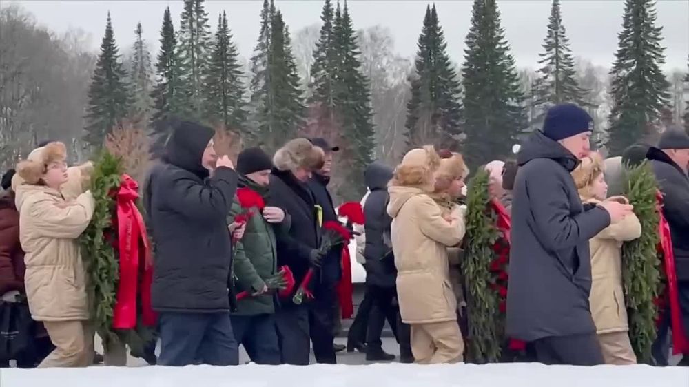 �������� ������: �������, ������ ����������, 80-� ��������� ������������ ���������� �� ���������-���������� �������