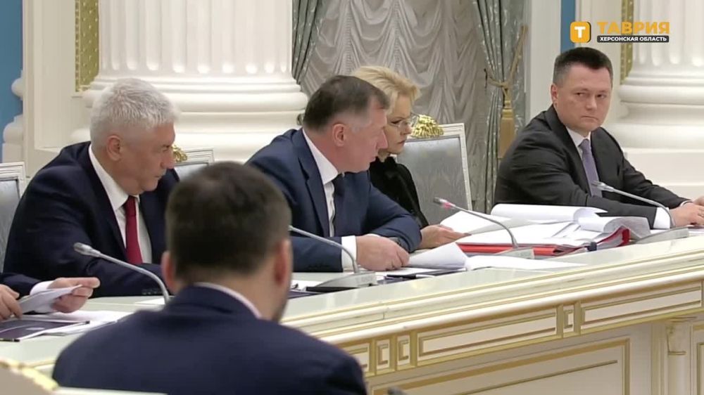 По сухопутному маршруту через новые регионы летом проехали 1 млн человек, сообщил вице-премьер России