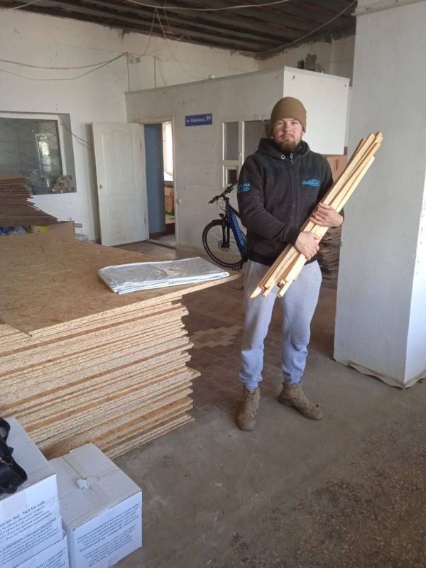 А на том берегу.... Правобережье Херсонщины: подробнее о том, что сделано 4 февраля —ХОВА За прошедшие сутки энергетики выполняли аварийно-восстановительные работы на линиях, питающих Высокополье, Великую Александровку, Нововоронцовку и Херсон