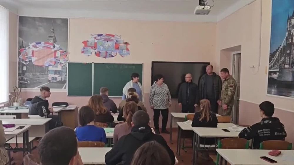 Олег Царёв: Первый зам руководителя Администрации Президента РФ Сергей Кириенко — один из тех начальников высшего эшелона...