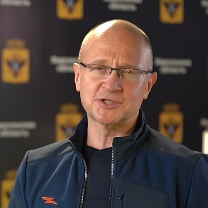 В Херсонской области Сергей Кириенко проинспектировал строительные работы в школах и больницах, а также оценил взаимодействие с обращениями местных жителей — в ходе поездки он рассказал о перспективах молодежи региона