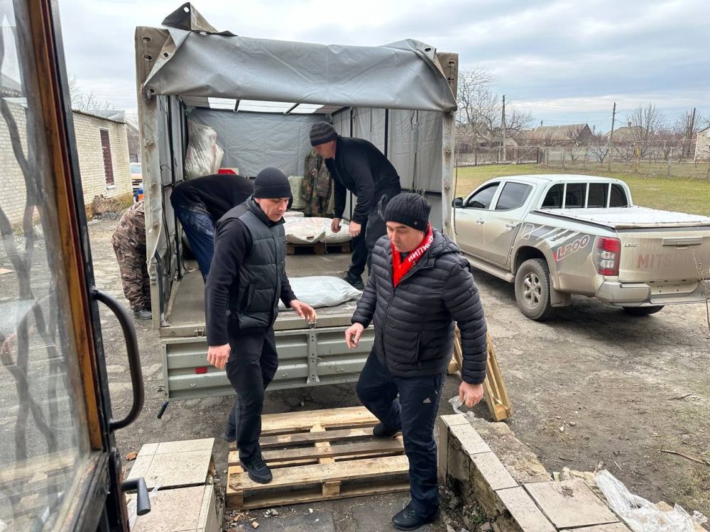 Все для победы!. Вместе с товарищами встретил 121-й Гуманитарный конвой КПРФ