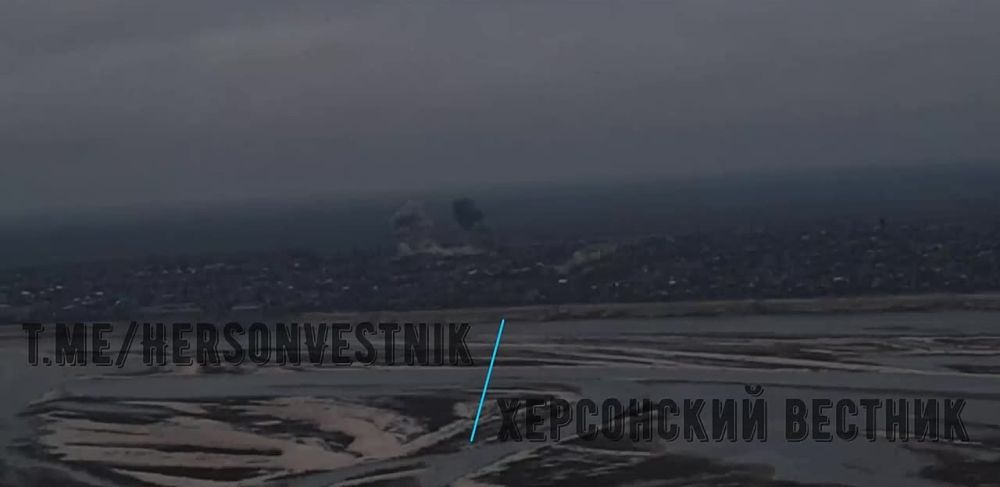 Военнослужащие группировки войск «Днепр» уничтожают военные объекты, а также позиции боевиков ВСУ в районе н.п. Берислав