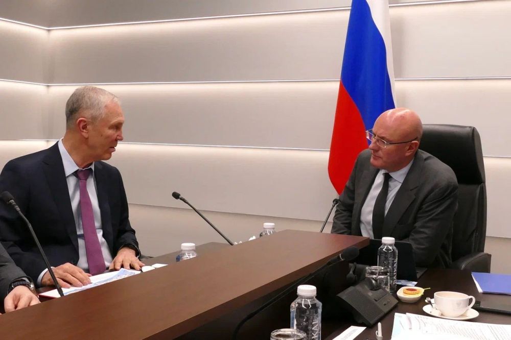 Владимир Сальдо обсудили актуальные вопросы Херсонской области с заместителем председателя правительства России Дмитрием Чернышенко