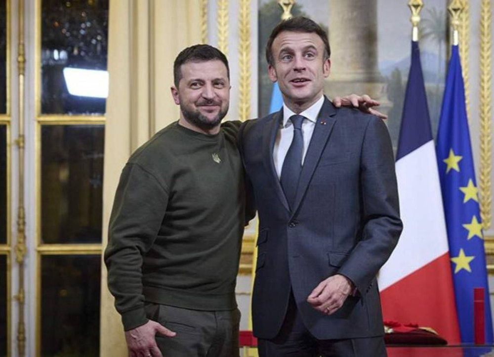 ������� ���������� ��������� � ������� ��������� ������� ������ �� �3 ���� ��-�� ������������� �������, �������� Bloomberg