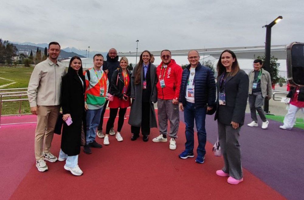 Игорь Астранин: Совершенно случайно встретились на полях ВФМ с хозяйкой форума - Ксенией Разуваевой и главным идеологом и локомотивом всех позитивных изменений для молодежи России - Сергеем Кириенко