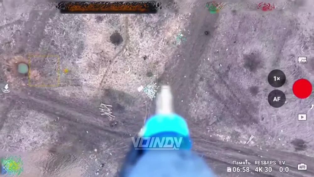 ��� ������: ������� ������ � ������������ ���������� ������� ����� �� ���������� (@Juncker_ZOV) � ���������� (@voin_dv) ������������