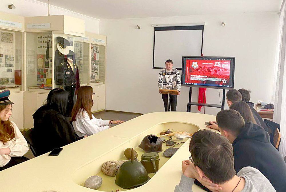 � 80-����� ������������ ������� �� �������-���������� �����������