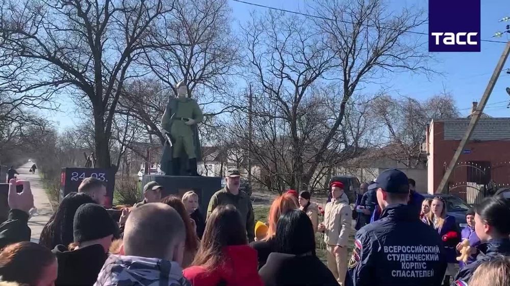 ������ ���������, ������������� � ������������� �������� ������� ������� � ����� "�� ������ ������� ����", ������������ � 25-�� ��������� ������������� ��������� � 1999 ����