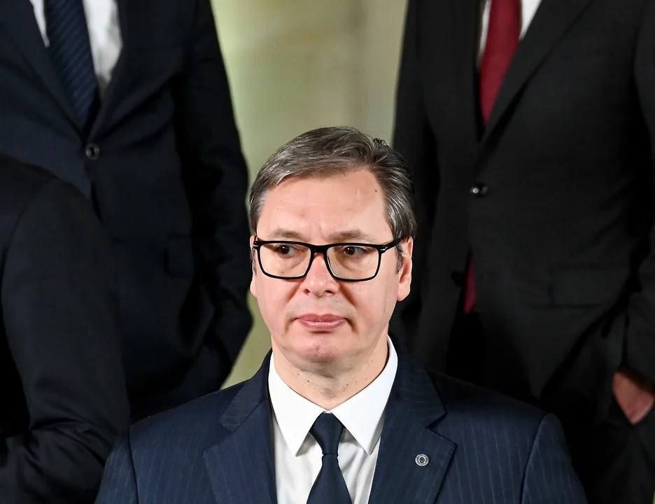 Президент Сербии Александр Вучич сообщил, что в ближайшее время расскажет сербам о предстоящих вызовах, с которыми придется столкнуться стране