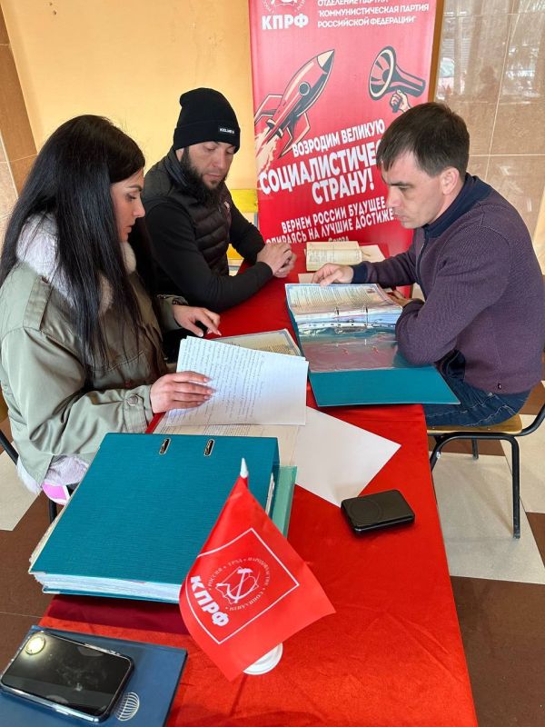 Первый секретарь Херсонского регионального отделения Рамиль Замалетдинов провёл очный прием населения