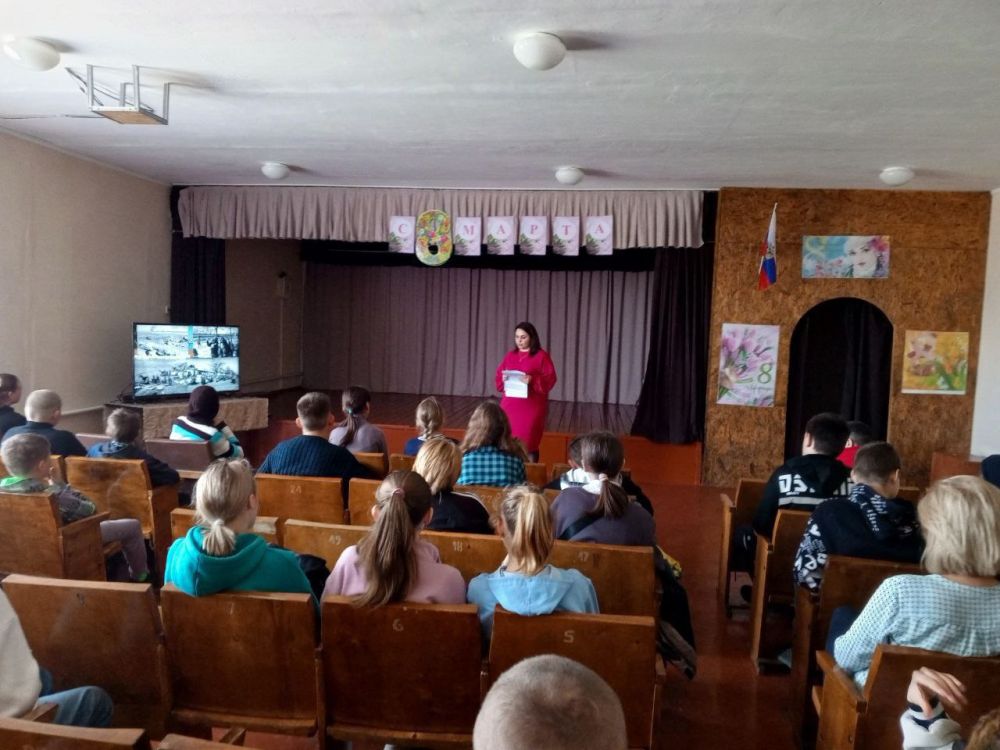 ����������� � �������: ������ � 80-����� ���������� ������� � ������������ �����